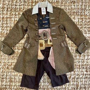 Disney size 4 Childs deluxe pirate costume